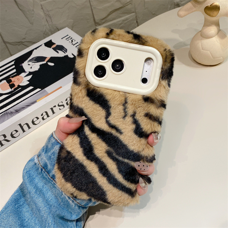 غطاء هاتف فاخر بنمط حمار وحشي  - مراجعة Phone Cases Iphone 16 Pro وسعره