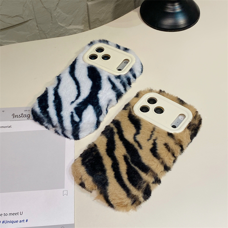 غطاء هاتف فاخر بنمط حمار وحشي  - مراجعة Phone Cases Iphone 16 Pro وسعره